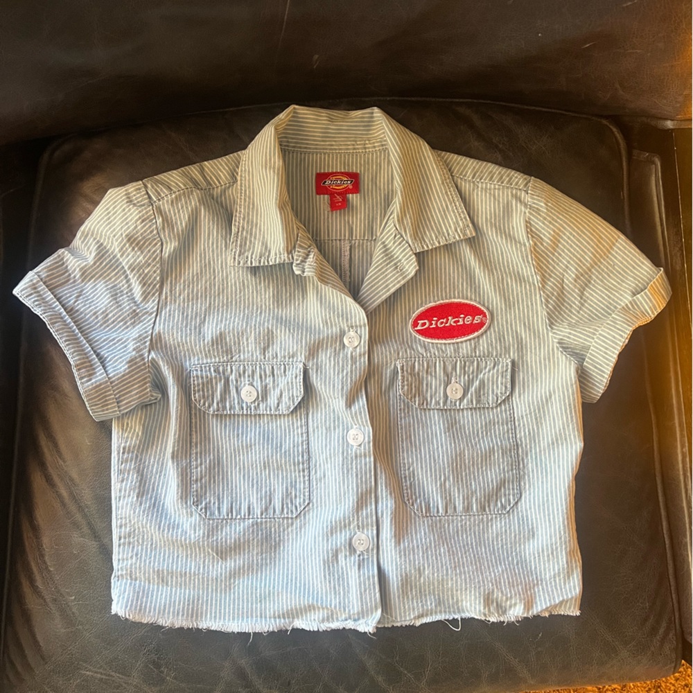 Short crop Dickies Pin stripe button up. Size XS